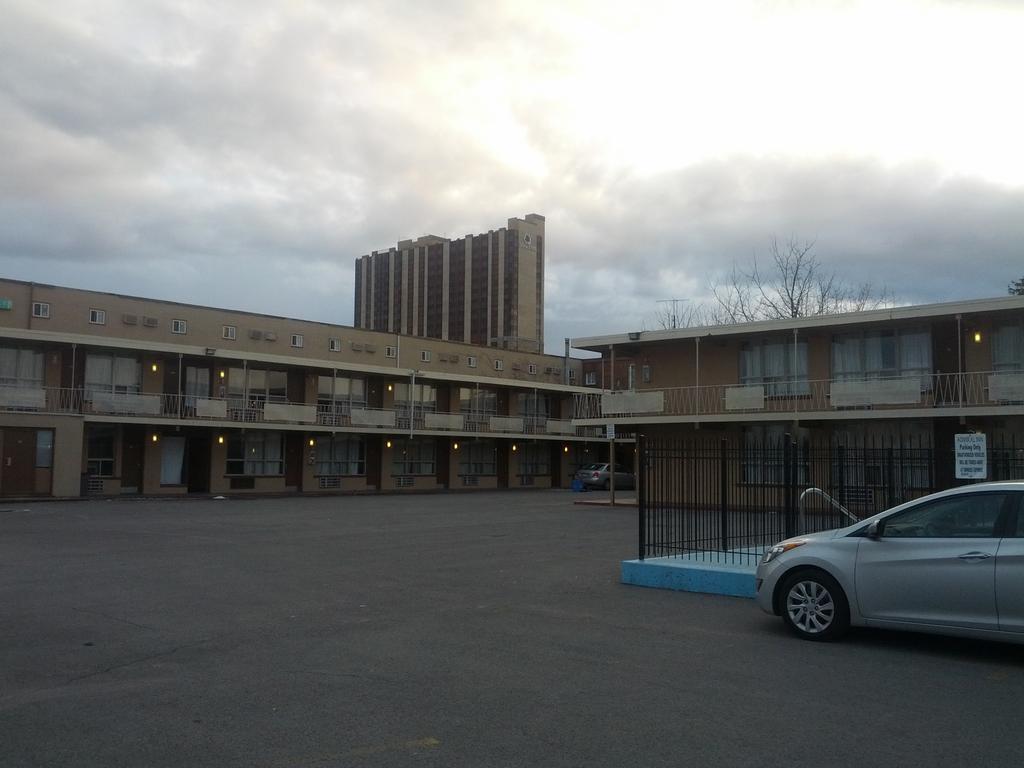 Admiral Inn By The Falls Niagara-Fälle Exterior foto